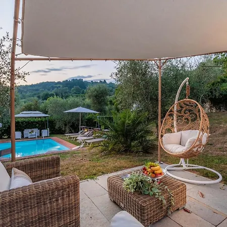 Dondolino, A Stylish Villa