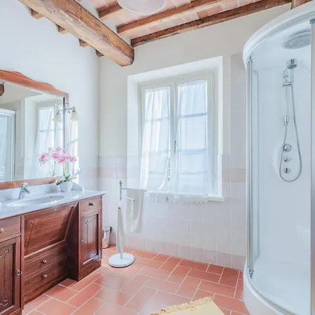 Villa Dondolino, A Stylish *