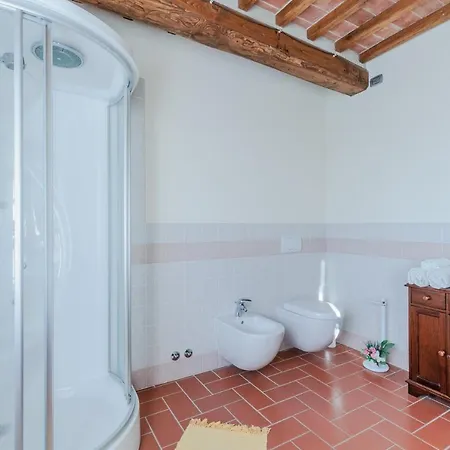 Villa Dondolino, A Stylish Lucca