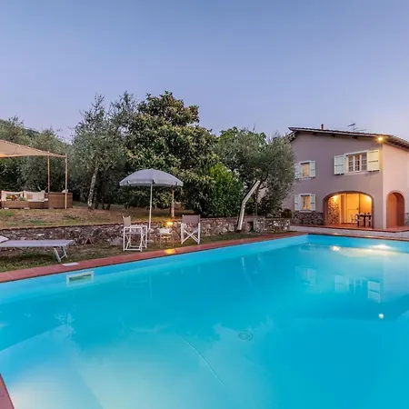 Dondolino, A Stylish Villa *