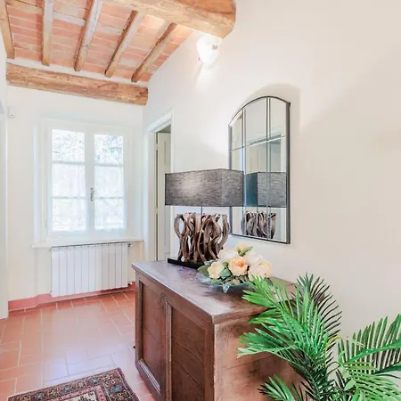 Dondolino, A Stylish Villa *
